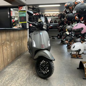 vespa-sprint-45km-bromfiets-bj2017-9249km!!! VERKOCHT