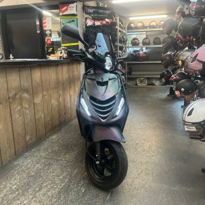 PIAGGIO ZIP SP 45KM BROMFIETS BJ2019 5958KM!!!!! verkocht