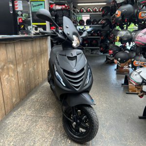 Piaggio Zip sp 45-km bromfiets bj2012 10897km verkocht