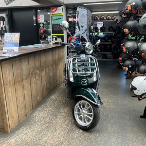 VESPA PRIMAVERA 45-KM BROMFIETS BJ2020 8681KM!! VERKOCHT