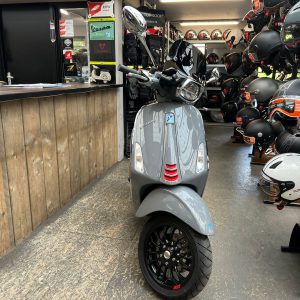 Vespa sprint 45-km bromfiets bj2018 8668km VERKOCHT