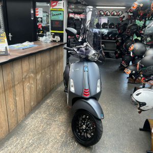 Vespa Sprint 50cc bromfiets bj2021 14336km VERKOCHT