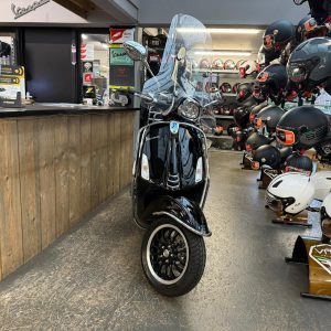 Vespa sprint 50 45km bromfiets bj2019 2509km!!!! verkocht