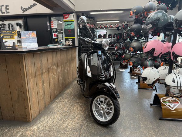 vespa primavera 45km bromfiets bj2019 11664km VERKOCHT