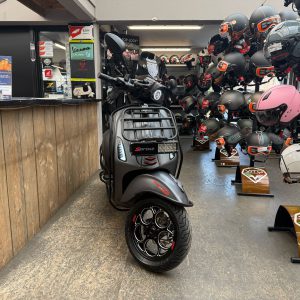 vespa sprint 45km bromfiets bj2017 20125km verkocht
