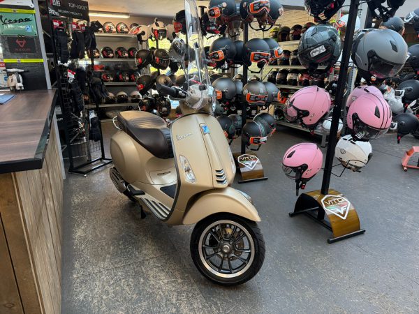 Vespa primavera snor 25km bj2018 11757km - Afbeelding 2