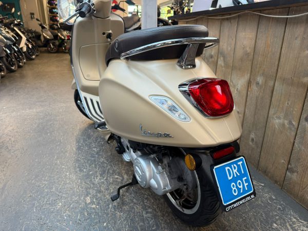 Vespa primavera snor 25km bj2018 11757km - Afbeelding 3
