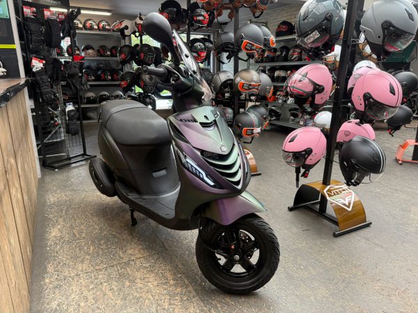 Piaggio Zip sp 45km bromfiets bj2018 13018km verkocht - Afbeelding 2