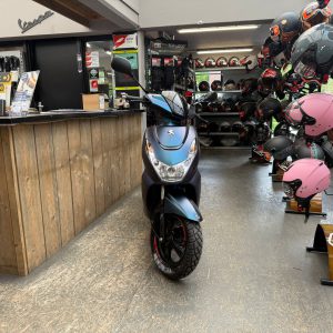 peugeot kisbee 45km bromfiets bj2020 2770km verkocht