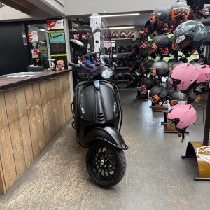 Vespa sprint 45-km bromfiets bj2019 9404km verkocht