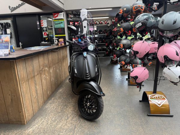 Vespa sprint 45-km bromfiets bj2019 9404km