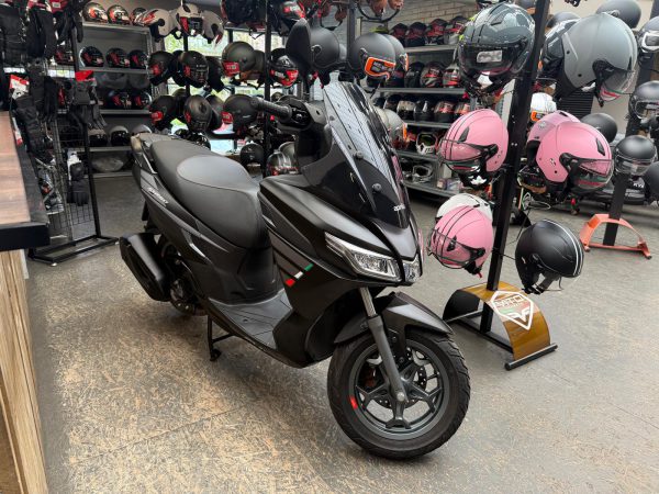 aprilia sxr 50 45-km bromfiets bj2024 5987km - Afbeelding 2