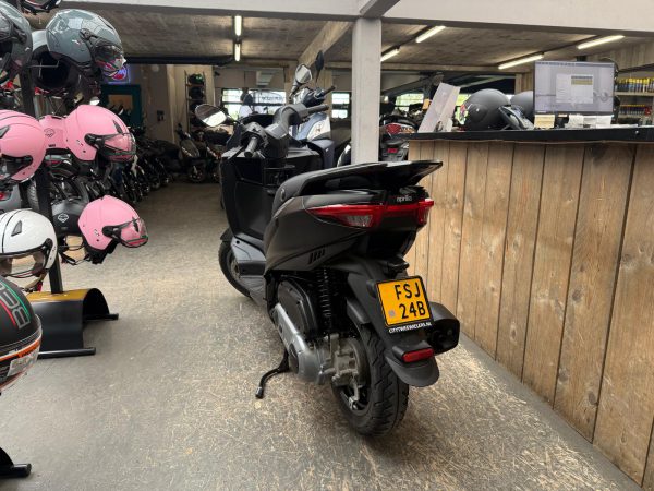 aprilia sxr 50 45-km bromfiets bj2024 5987km - Afbeelding 3
