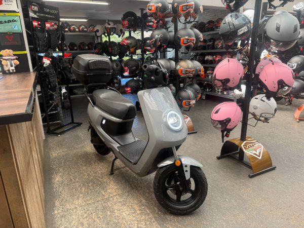 NIU MQI SPORT 45KM BROMFIETS BJ2019 24777km - Afbeelding 2