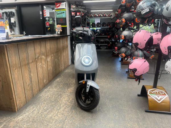 NIU MQI SPORT 45KM BROMFIETS BJ2019 24777km