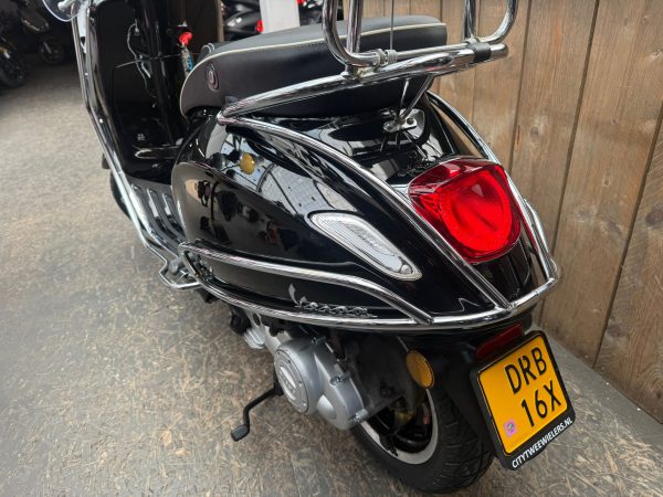 Vespa Sprint 50 45-km bromfiets bj2019 9359km - Afbeelding 4