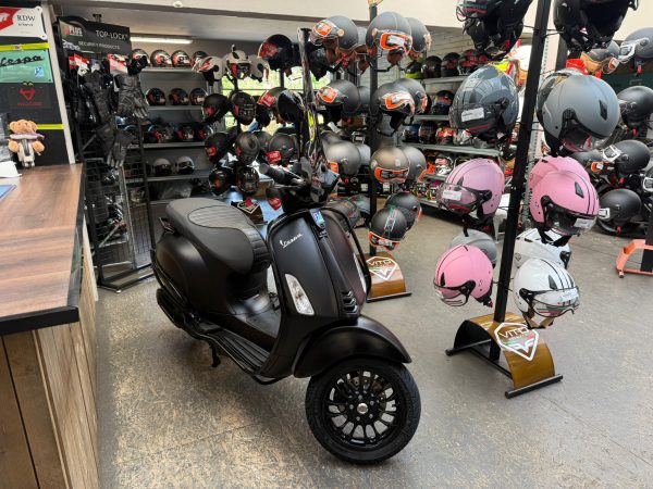 Vespa sprint notte 45-km bromfiets bj2019 10440km - Afbeelding 2