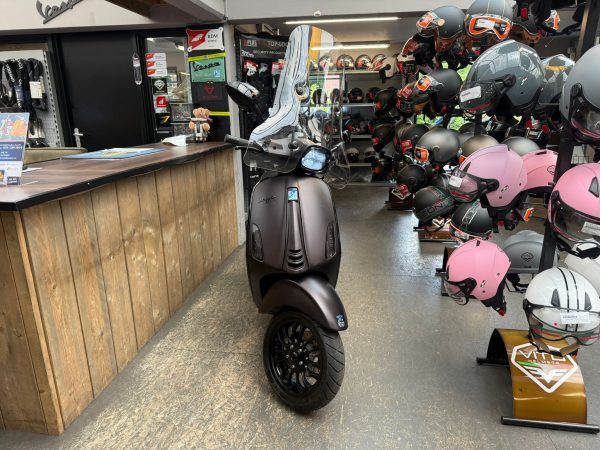 Vespa sprint 45-km bromfiets bj2022 1269km!!!!