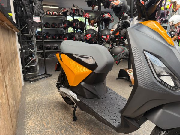 piaggio 1 snor 25km bj2022 1821km - Afbeelding 5