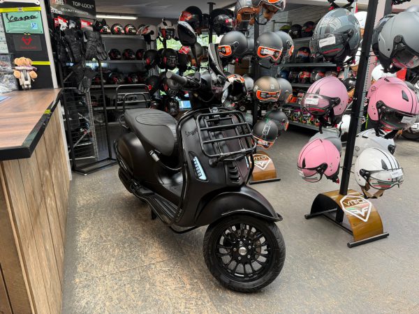 vespa sprint notte 45-km bromfiets bj2018 9362km - Afbeelding 2