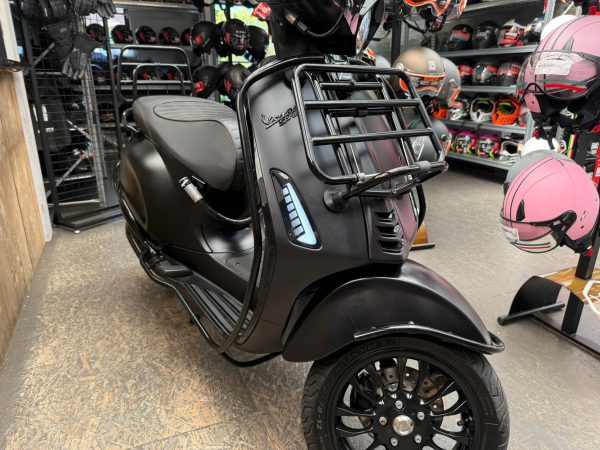 vespa sprint notte 45-km bromfiets bj2018 9362km - Afbeelding 3