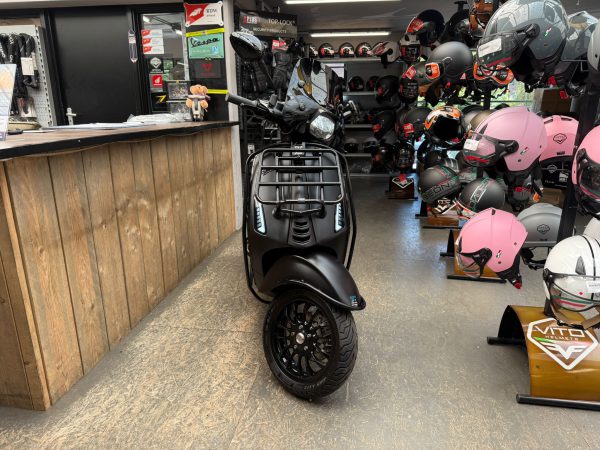 vespa sprint notte 45-km bromfiets bj2018 9362km