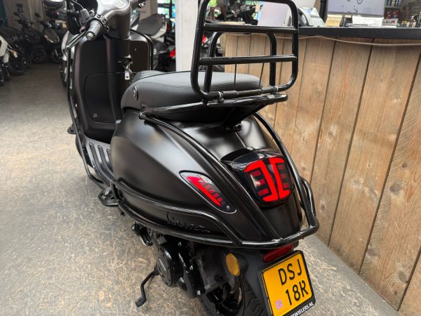 vespa sprint notte 45-km bromfiets bj2018 9362km - Afbeelding 4