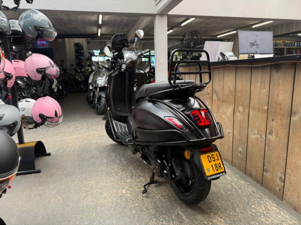 vespa sprint notte 45-km bromfiets bj2018 9362km - Afbeelding 5
