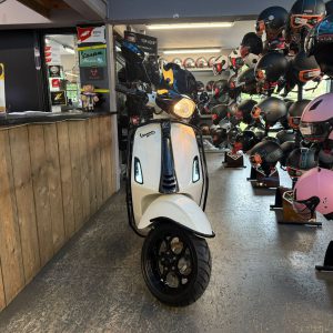 Vespa Sprint 45km bromfiets bj2015 20095km