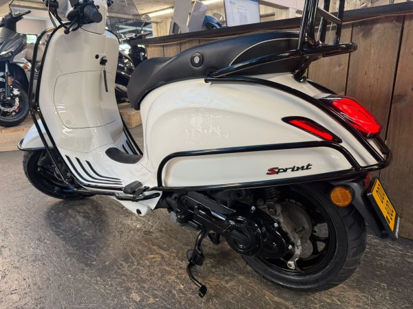 Vespa Sprint 45km bromfiets bj2015 20095km - Afbeelding 4