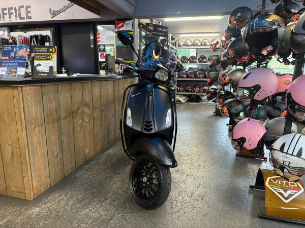 Vespa Sprint Notte 45-km bromfiets bj2020 4450km!!!