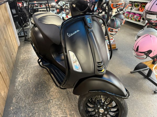 Vespa Sprint Notte 45-km bromfiets bj2020 4450km!!! - Afbeelding 3