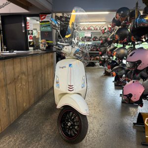 Vespa Sprint 45-km bromfiets bj2015 4579km!!! verkocht