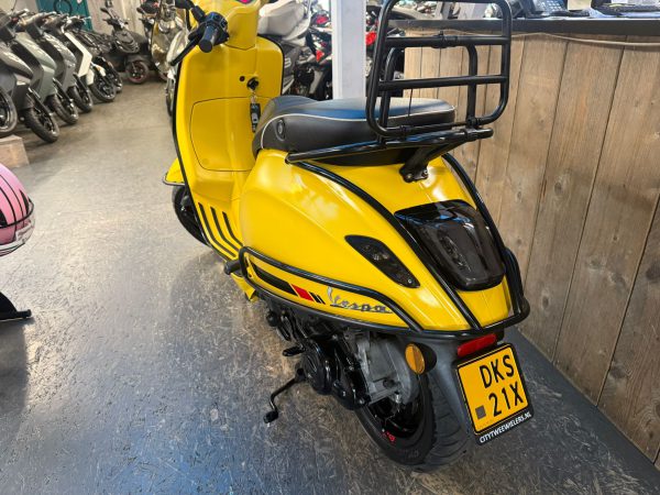 Vespa Sprint 45-km Bromfiets bj2017 8632km 80cc - Afbeelding 4