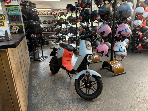 segway b110s 45-km 100% elektrische bj2021 12500km - Afbeelding 2