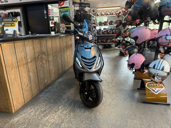 Piaggio Zip Sp 45-km bromfiets 45km bj2021 8259km