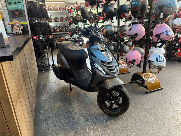 Piaggio Zip Sp 45-km bromfiets 45km bj2021 8259km - Afbeelding 2