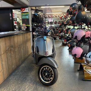 Vespa Sprint 45-km bromfiets bj2016 14622km verkocht