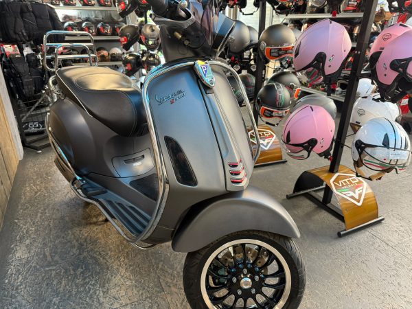 Vespa Sprint 45-km bromfiets bj2016 14622km - Afbeelding 3
