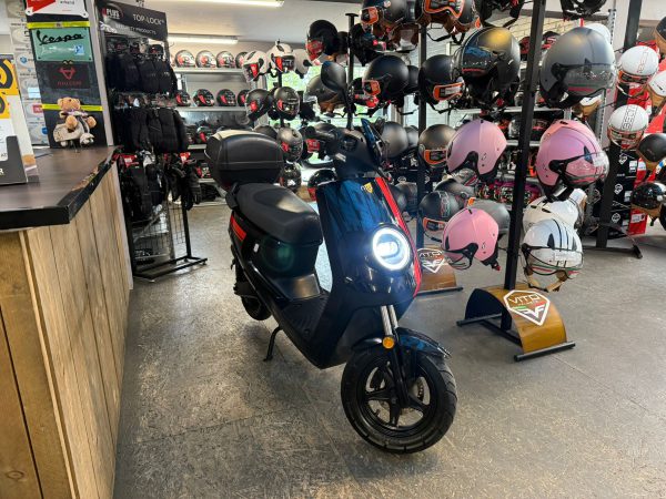 niu m+ sport 45-km 100% elektrisch bj2021 6467km - Afbeelding 2