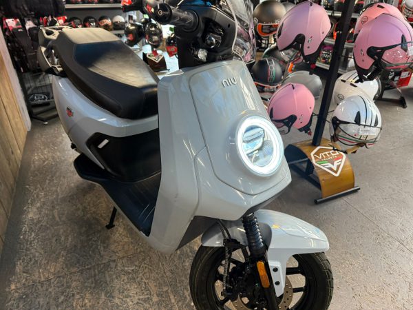 Niu MQi GT SPORT Elektrische scooter 45-km bromfiets bj2022 2256km!!! - Afbeelding 3