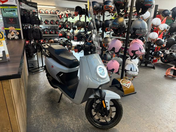 Niu MQi GT SPORT Elektrische scooter 45-km bromfiets bj2022 2256km!!! - Afbeelding 2
