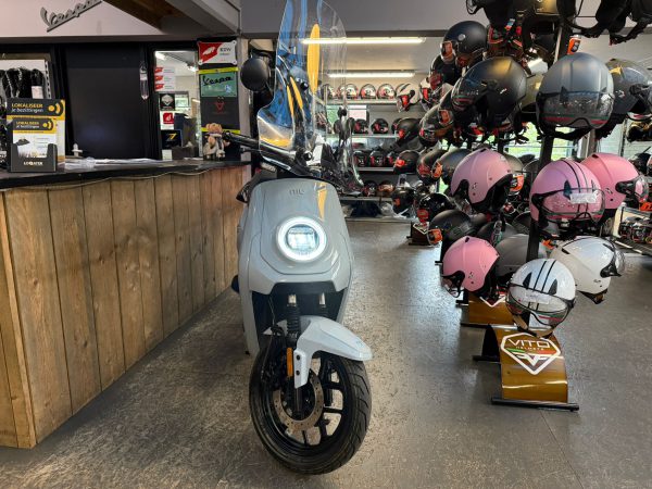 Niu MQi GT SPORT Elektrische scooter 45-km bromfiets bj2022 2256km!!!