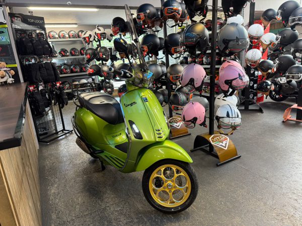 vespa sprint 45-km bj2017 21692km verkocht - Afbeelding 2