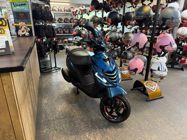 piaggio zip sp 45-km bromfiets bj2018 16172km - Afbeelding 2