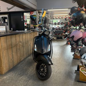 VESPA SPRINT NOTTE 45-KM BROMFIETS BJ2020 4889KM