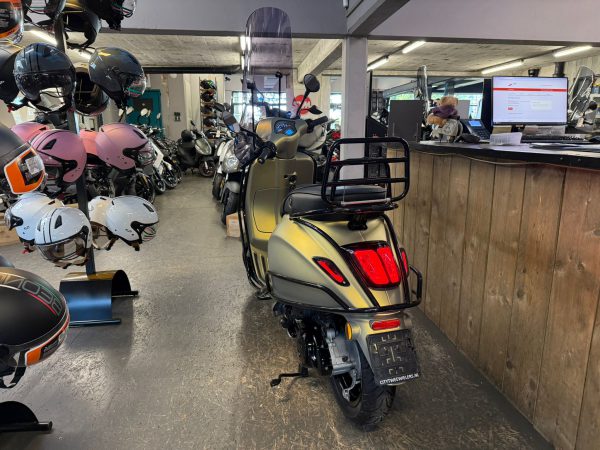 VESPA PRIAMVERA 45-KM BROMFIETS BJ2021 405KM!!!! ALS NIEUW - Afbeelding 8