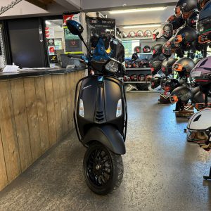 Vespa Sprint 45-km bromfiets bj2019 10045km VERKOCHT