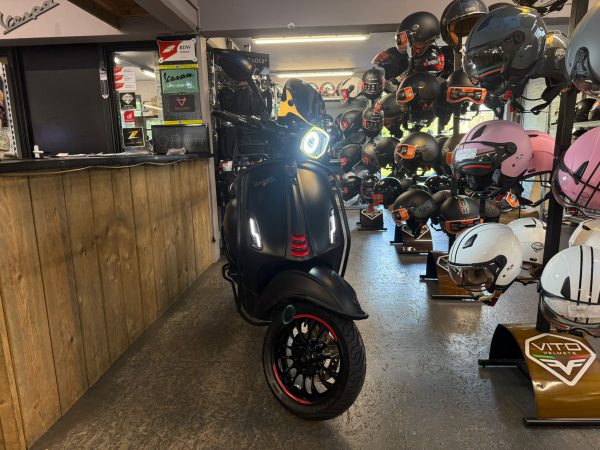 VESPA SPRINT 45-KM BROMFIETS BJ2021 13773KM