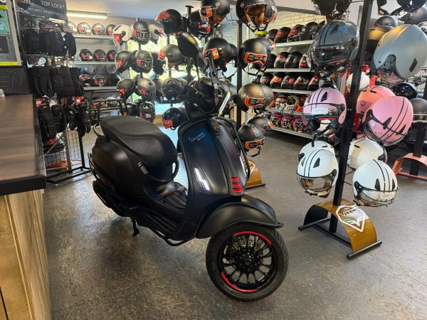 VESPA SPRINT 45-KM BROMFIETS BJ2021 13773KM - Afbeelding 2